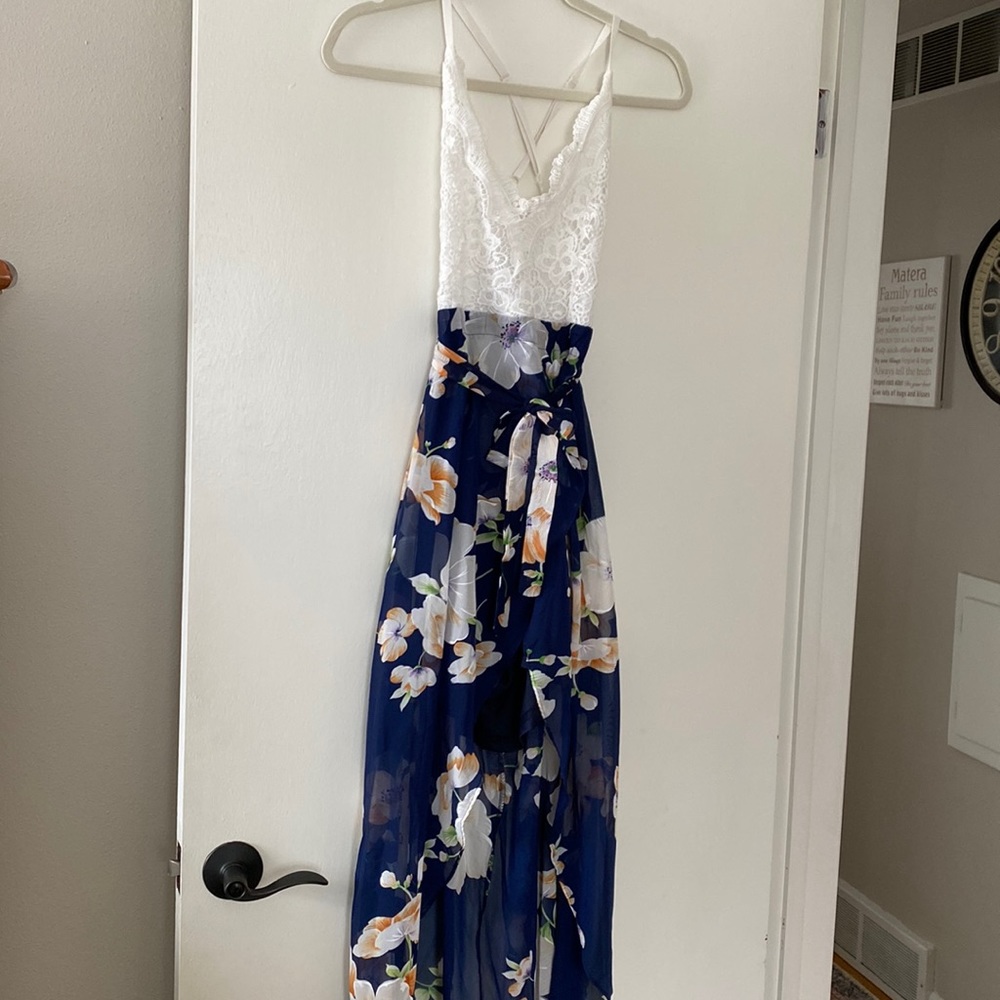 Sleeveless Floral maxi dress open back with crochet details
